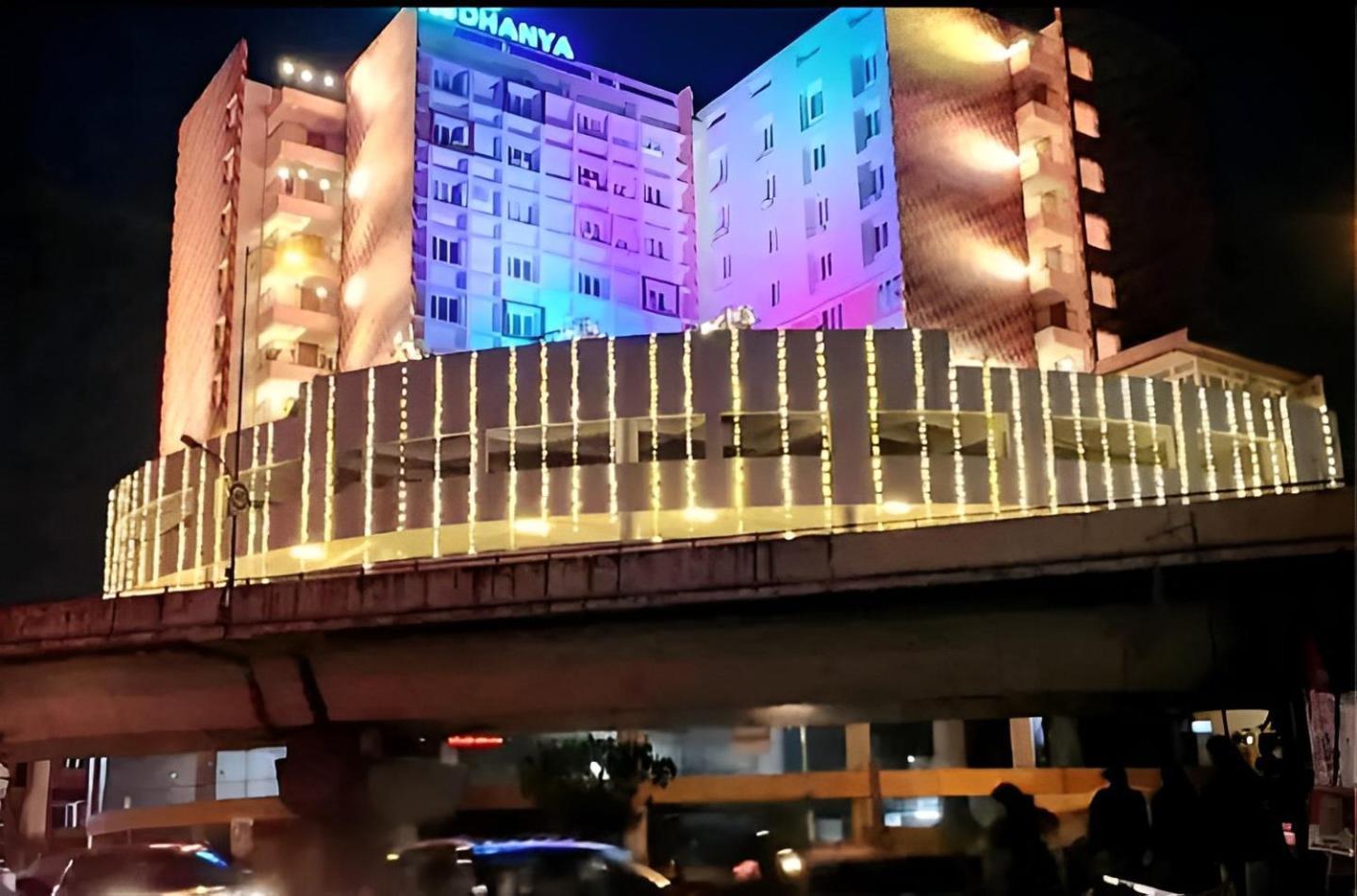 Luxurious Apartment With A Pool And Gym Near Trivandrum Railway Station Thiruvananthapuram Kültér fotó
